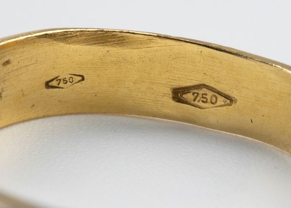 Anello in oro e paste vitree  - Asta Gioielli e Orologi - Associazione Nazionale - Case d'Asta italiane