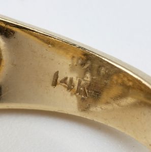 Anello a fascia in oro con diamanti  - Asta Gioielli e Orologi - Associazione Nazionale - Case d'Asta italiane