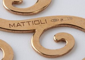 MATTIOLI : Paio di orecchini componibili in oro con diamanti, madreperla ed onice  - Asta Gioielli e Orologi - Associazione Nazionale - Case d'Asta italiane