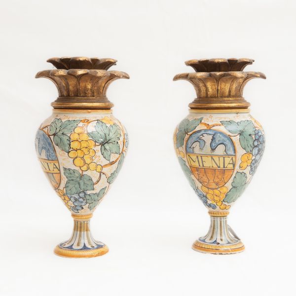 Coppia di vasi in ceramica policroma  - Asta Smart Auction: arredi, dipinti, sculture, argenti e altro a prezzi vantaggiosi - Associazione Nazionale - Case d'Asta italiane