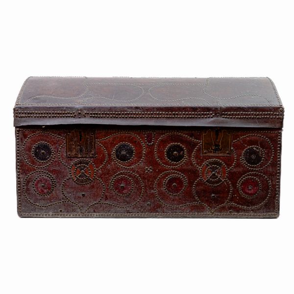 Baule in cuoio e in legno con finiture a borchie di ottone,  - Asta Smart Auction: arredi, dipinti, sculture, argenti e altro a prezzi vantaggiosi - Associazione Nazionale - Case d'Asta italiane