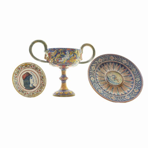 Lotto di tre ceramiche a lustro:  - Asta Smart Auction: arredi, dipinti, sculture, argenti e altro a prezzi vantaggiosi - Associazione Nazionale - Case d'Asta italiane