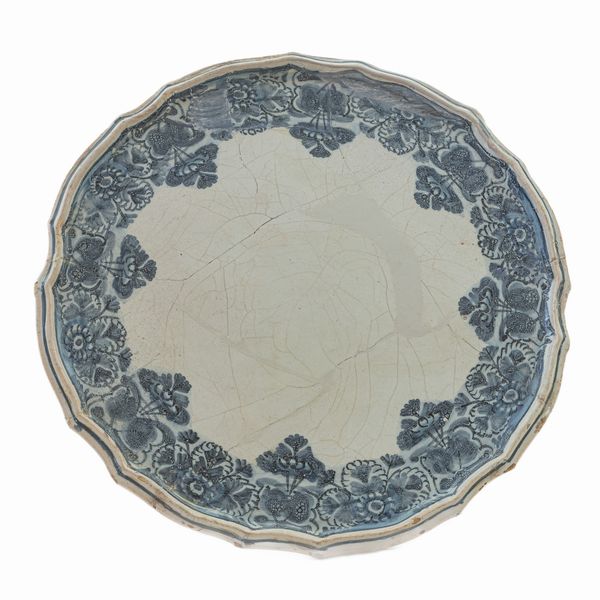 Alzata in ceramica bianca e blu  - Asta Smart Auction: arredi, dipinti, sculture, argenti e altro a prezzi vantaggiosi - Associazione Nazionale - Case d'Asta italiane