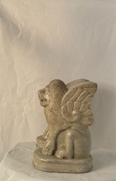 Coppia di sculture in marmo, XX secolo  - Asta Antiquariato - Associazione Nazionale - Case d'Asta italiane