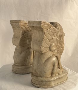 Coppia di sculture in marmo, XX secolo  - Asta Antiquariato - Associazione Nazionale - Case d'Asta italiane