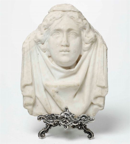 Volto femminile. Scultore neoclassico del XIX secolo  - Asta Scultura - Associazione Nazionale - Case d'Asta italiane