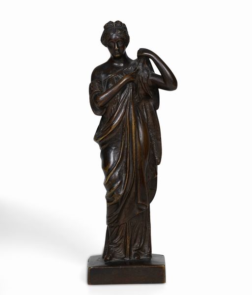 Figura femminile classica. Fonditore del XIX-XX secolo  - Asta Scultura - Associazione Nazionale - Case d'Asta italiane