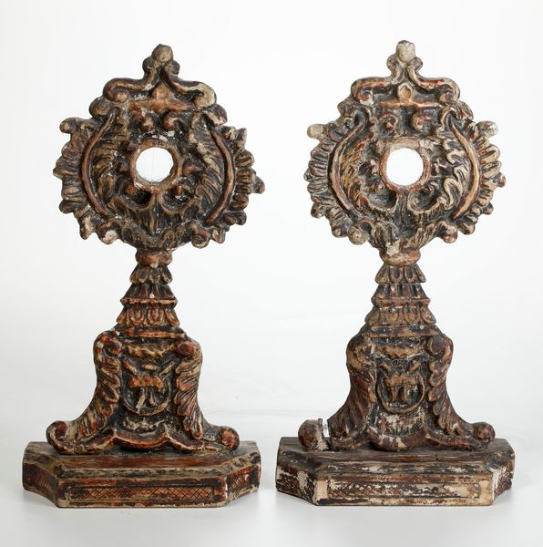 Coppia di reliquiari in legno scolpito e laccato. XVIII secolo  - Asta Scultura - Associazione Nazionale - Case d'Asta italiane