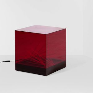 JAMES RIVIERE : Lampada da tavolo mod. Cubo di Teo  - Asta Design LAB - Associazione Nazionale - Case d'Asta italiane