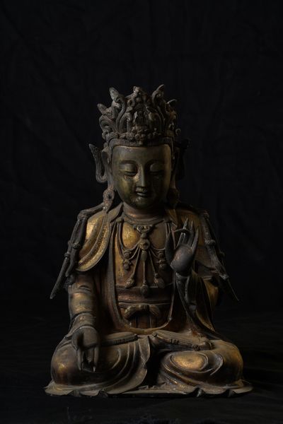 Grande ed importante figura di Quan Yin incoronata in bronzo dorato, Cina, XVII secolo  - Asta Arte Orientale - Associazione Nazionale - Case d'Asta italiane