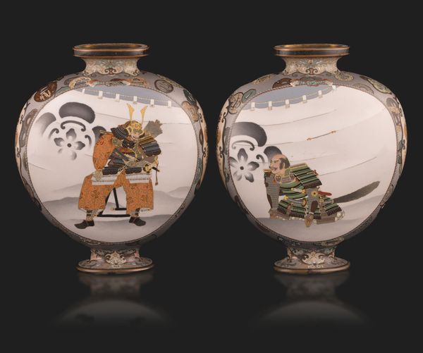 Rara coppia di Moon Flask cloisonn con figure di samurai e di anatre nello stagno in paesaggio invernale, Giappone, periodo Meiji (1868-1912)  - Asta Arte Orientale - Associazione Nazionale - Case d'Asta italiane