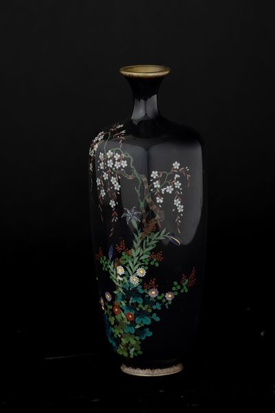 Piccolo vaso cloisonn con decoro floreale, marcato Ota Kichisaburo, Giappone, periodo Meiji (1868-1912)  - Asta Arte Orientale - Associazione Nazionale - Case d'Asta italiane