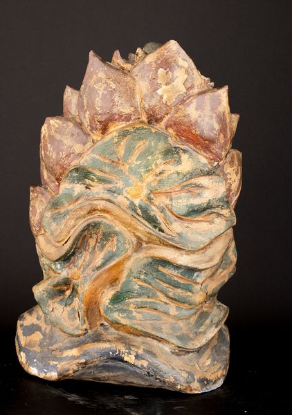 Scultura di Sakyamuni in legno scolpito e dipinto su base fiore di loto, Cina, XVIII secolo  - Asta Arte Orientale - Associazione Nazionale - Case d'Asta italiane