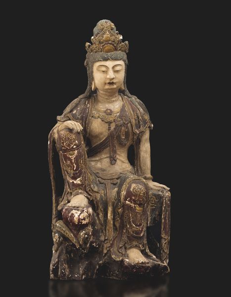 Grande figura di Quanin incoronato scolpito in legno laccato, Cina, Dinastia Ming, XVII secolo  - Asta Arte Orientale - Associazione Nazionale - Case d'Asta italiane