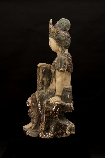 Grande figura di Quanin incoronato scolpito in legno laccato, Cina, Dinastia Ming, XVII secolo  - Asta Arte Orientale - Associazione Nazionale - Case d'Asta italiane