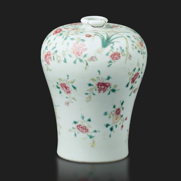 Vaso Meiping in porcellana Famiglia Rosa a decoro<BR>floreale, Cina, Dinastia Qing, epoca Guangxu (1875-1908)  - Asta Arte Orientale - Associazione Nazionale - Case d'Asta italiane