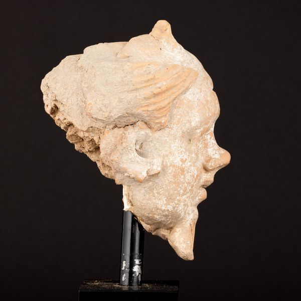 Testa di demone in terracotta, Gandhara, XV secolo  - Asta Arte Orientale - Associazione Nazionale - Case d'Asta italiane