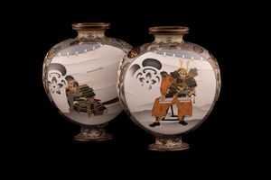 Rara coppia di Moon Flask cloisonn con figure di samurai e di anatre nello stagno in paesaggio invernale, Giappone, periodo Meiji (1868-1912)  - Asta Arte Orientale - Associazione Nazionale - Case d'Asta italiane