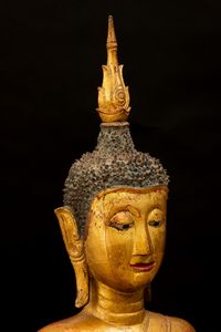 Figura di buddha stante in legno, Thailandia, XIX secolo, Regno di Rattanakosin/del Siam (1782-1932)  - Asta Arte Orientale - Associazione Nazionale - Case d'Asta italiane