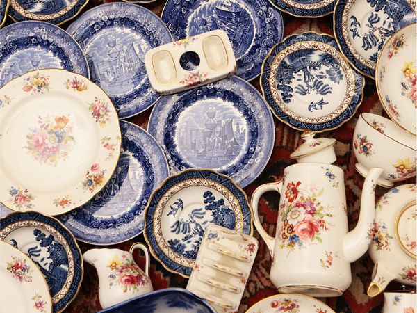 Assortimento di accessori in terraglia e ceramica inglese  - Asta Una casa fiorentina - Associazione Nazionale - Case d'Asta italiane