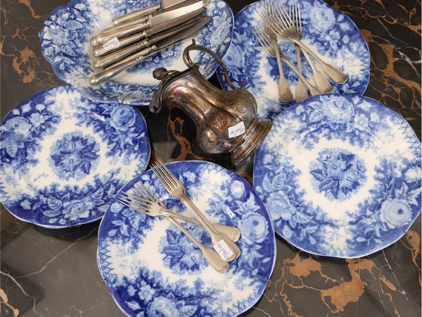 Accessori d'epoca per servire la colazione  - Asta Una casa fiorentina - Associazione Nazionale - Case d'Asta italiane