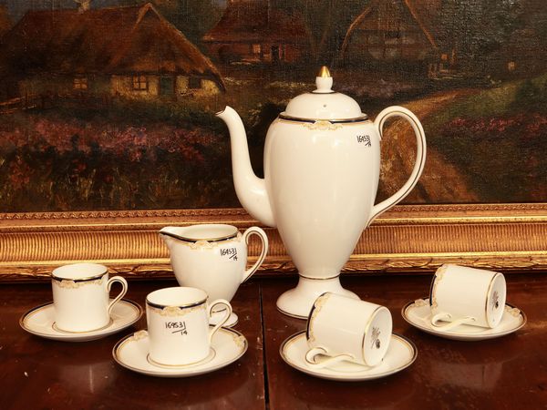 Servizio da caff in porcellana, modello Cavendish, Wedgwood  - Asta Una casa fiorentina - Associazione Nazionale - Case d'Asta italiane