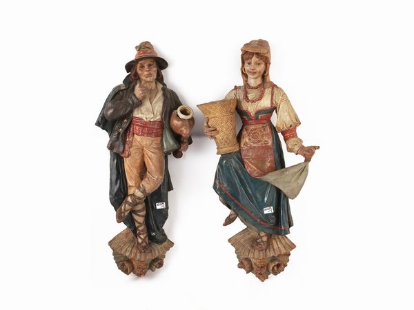 Coppia figure pensili in terracotta smaltata  - Asta Una casa fiorentina - Associazione Nazionale - Case d'Asta italiane