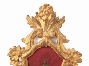 Acquasantiera in legno intagliato e dorato  - Asta Una casa fiorentina - Associazione Nazionale - Case d'Asta italiane