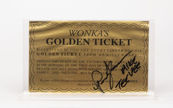 Paris Themmen - Willy Wonka - Biglietto d'oro autografato  - Asta Pop Culture / Memorabilia e Card - Associazione Nazionale - Case d'Asta italiane