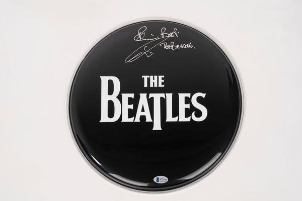 Pete Best - Beatles  Tamburo autografato - Cert. Beckett  - Asta Pop Culture / Memorabilia e Card - Associazione Nazionale - Case d'Asta italiane