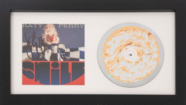 Katy Perry  Smile - Cd autografato  In cornice - Cert. Beckett  - Asta Pop Culture / Memorabilia e Card - Associazione Nazionale - Case d'Asta italiane