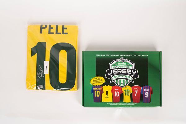 Pelé : Maglia autografata del Brasile  - Asta Pop Culture / Memorabilia e Card - Associazione Nazionale - Case d'Asta italiane