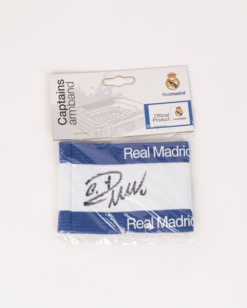 Cristiano Ronaldo  Fascia da capitano autografata  Real Madrid  - Asta Pop Culture / Memorabilia e Card - Associazione Nazionale - Case d'Asta italiane