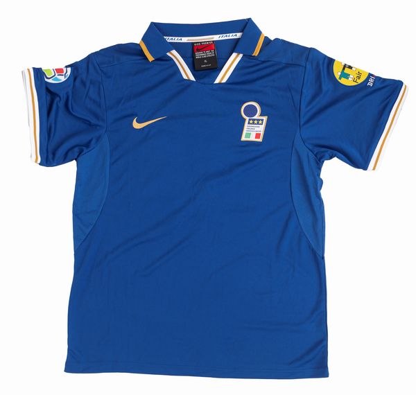 Gianfranco Zola  Maglia autografata  Italia  Cert. Beckett  - Asta Pop Culture / Memorabilia e Card - Associazione Nazionale - Case d'Asta italiane