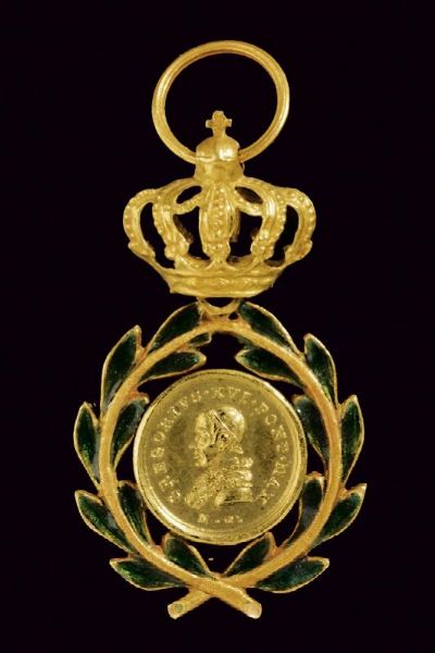 Medaglia in miniatura Gregorio XVI (1831 - 1846) Benemerenti in oro  - Asta Medaglie, Ordini e Decorazioni - Associazione Nazionale - Case d'Asta italiane