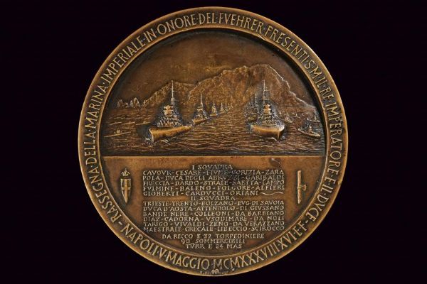 Medaglia per la rassegna della Marina Imperiale in occasione della visita di Hitler a Napoli  - Asta Medaglie, Ordini e Decorazioni - Associazione Nazionale - Case d'Asta italiane