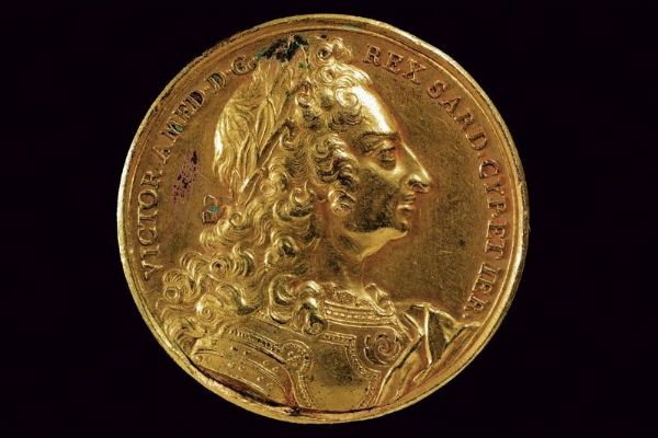 Medaglia Re Vittorio Amedeo II (1666-1732) in oro  - Asta Medaglie, Ordini e Decorazioni - Associazione Nazionale - Case d'Asta italiane