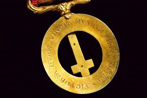 Rarissima medaglia di Castelfidardo in oro e smalti  - Asta Medaglie, Ordini e Decorazioni - Associazione Nazionale - Case d'Asta italiane