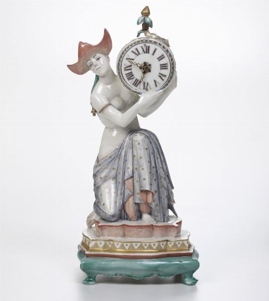 Orologio da tavolo Art Dco.<BR>Germania, Manifattura di Nymphenburg, 1930 circa.<BR>Modello di Josef Wackerle del 1922.<BR>  - Asta Ceramiche - Associazione Nazionale - Case d'Asta italiane