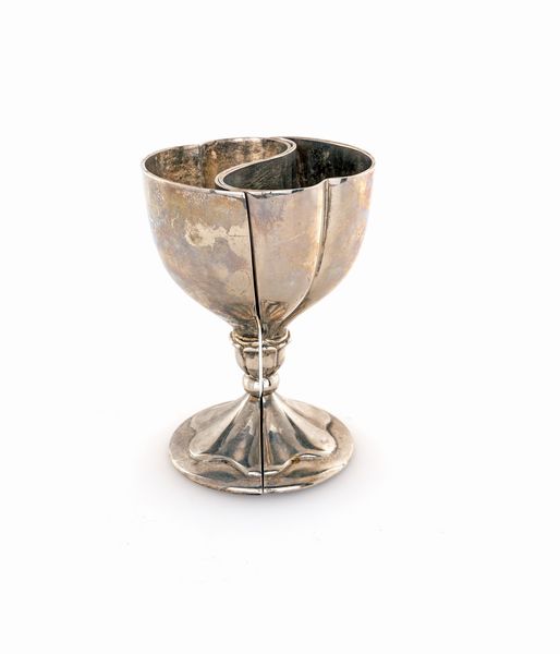 Calice da brindisi in metallo argentato (Silver plate toasting wine goblets)  - Asta Antiquariato: Arredi, Dipinti, Oggetti d'Arte, Arte Orientale. - Associazione Nazionale - Case d'Asta italiane