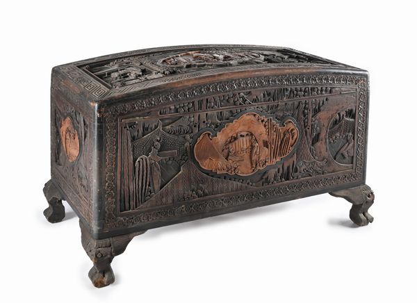 Cassa in legno intagliato, Arte Asiatica  - Asta Antiquariato: Arredi, Dipinti, Oggetti d'Arte, Arte Orientale. - Associazione Nazionale - Case d'Asta italiane