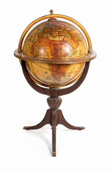 Globo terrestre in legno dipinto, inizi del XX secolo  - Asta Antiquariato: Arredi, Dipinti, Oggetti d'Arte, Arte Orientale. - Associazione Nazionale - Case d'Asta italiane