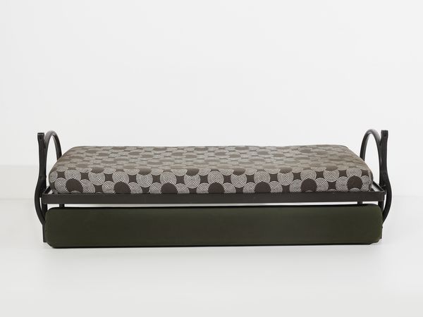 MARI ENZO (1932 - 2020) : Letto trasformabile in divano mediante schienale applicabile mod. Day-Night per Driade, Italia  - Asta Asta 476 | DESIGN E ARTI DECORATIVE DEL NOVECENTO Online - Associazione Nazionale - Case d'Asta italiane