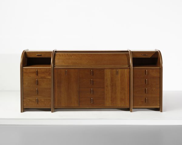 RADICE GIGI (1924 - 2002) : Credenza ad ante e cassetti della serie Antologia.1 per Tosimobili, Rovigo  - Asta Asta 476 | DESIGN E ARTI DECORATIVE DEL NOVECENTO Online - Associazione Nazionale - Case d'Asta italiane