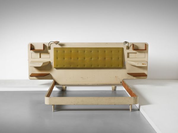 PONTI GIO (1891 - 1979) : Letto matrimoniale con testata attrezzata completa di comodini pensili e abat-jour Arredoluce  - Asta Asta 476 | DESIGN E ARTI DECORATIVE DEL NOVECENTO Online - Associazione Nazionale - Case d'Asta italiane