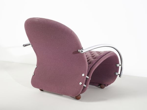 PANTON VERNER (1926 - 1998) : Tre poltrone con braccioli e una senza mod. G easy chair della serie 123 per Fritz Hansen, Danimarca  - Asta Asta 476 | DESIGN E ARTI DECORATIVE DEL NOVECENTO Online - Associazione Nazionale - Case d'Asta italiane