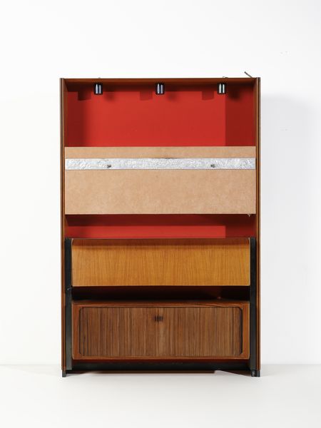 BORSANI OSVALDO (1911 - 1985) : Grande mobile bar luminoso con isola a scomparsa imperniata su un lato per Arredamento Borsani Varedo  - Asta Asta 476 | DESIGN E ARTI DECORATIVE DEL NOVECENTO Online - Associazione Nazionale - Case d'Asta italiane