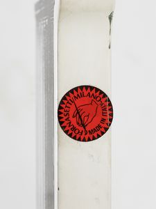 FORNASETTI BARNABA (n. 1950) : Etagere a quattro ripiani sorretti da due sagome di colonne corinzie  - Asta Asta 476 | DESIGN E ARTI DECORATIVE DEL NOVECENTO Online - Associazione Nazionale - Case d'Asta italiane