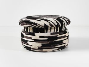 MANIFATTURA ITALIANA : Coppia di pouf  - Asta Asta 476 | DESIGN E ARTI DECORATIVE DEL NOVECENTO Online - Associazione Nazionale - Case d'Asta italiane