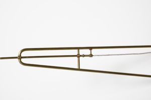 GILARDI & BARZAGHI : attribuito. Lampada da parete con braccio girevole e movimento a saliscendi con contrappeso  - Asta Asta 476 | DESIGN E ARTI DECORATIVE DEL NOVECENTO Online - Associazione Nazionale - Case d'Asta italiane